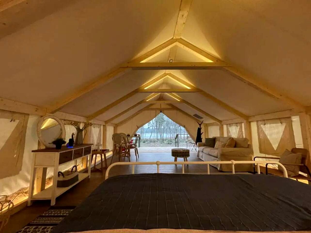 Scenic Lakefront Safari Tent with Outdoor Grill and Lake Access near Austin, Texas