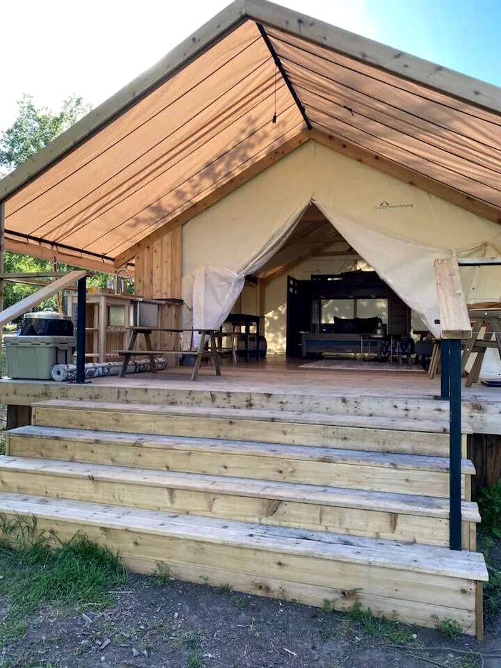 Scenic Lakefront Safari Tent with Fire Pit and Lake Access near Bastrop, Texas