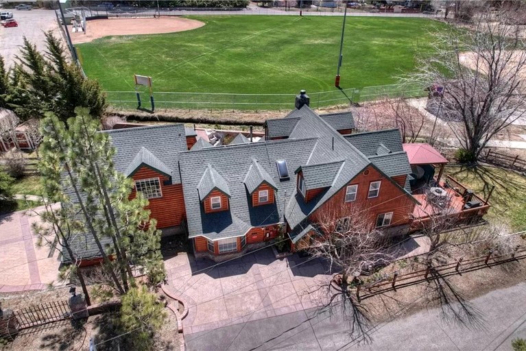 Cabins (United States of America, Big Bear Lake, California)
