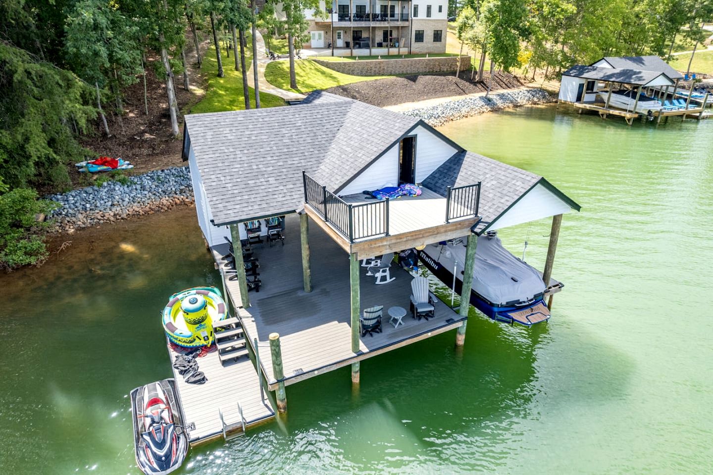 Lakefront Enormous Cabin with Private Dock and Game Room in Virginia