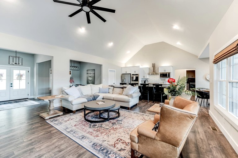 Vacation Rentals (United States of America, Huddleston, Virginia)