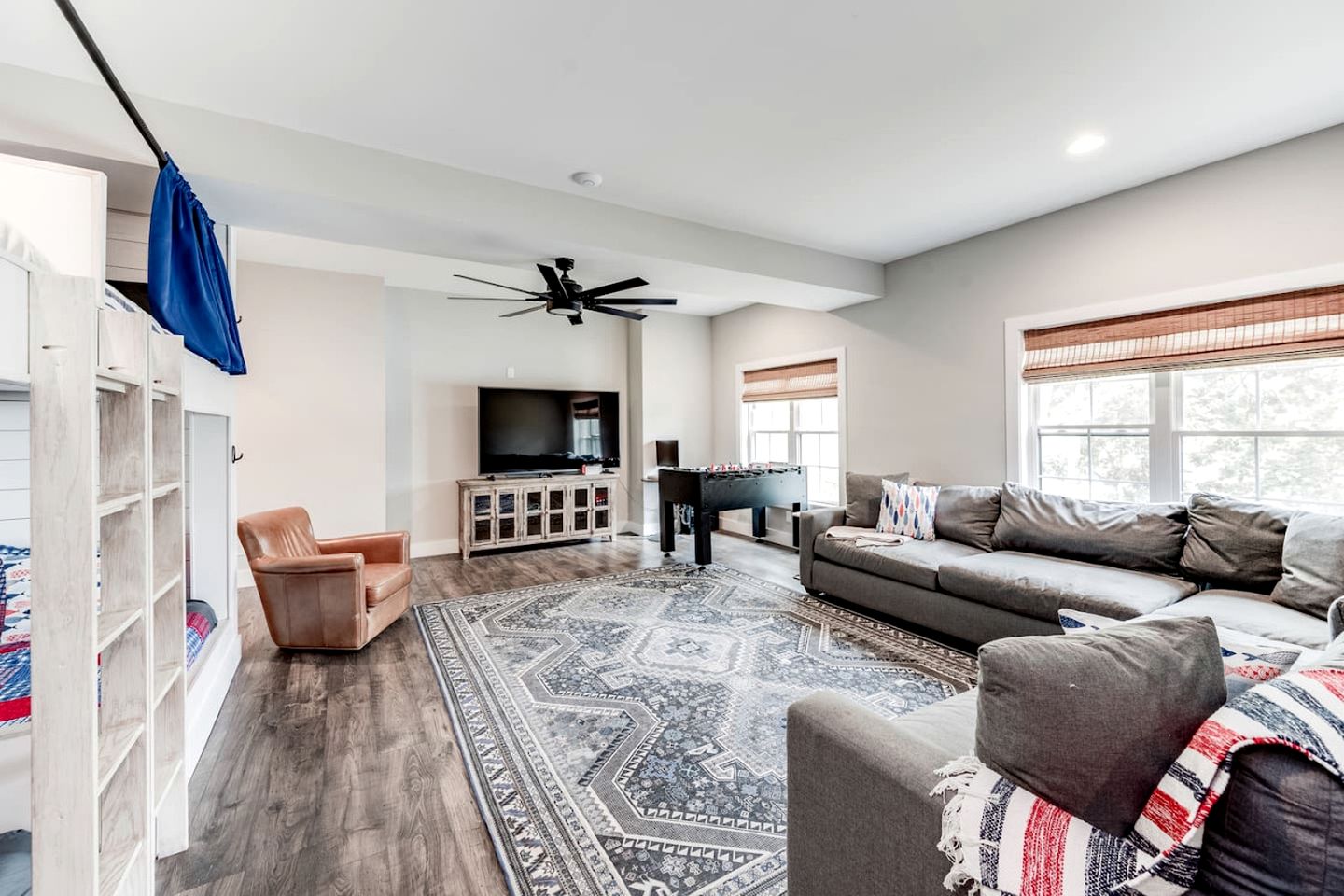 Lakefront Enormous Cabin with Private Dock and Game Room in Virginia