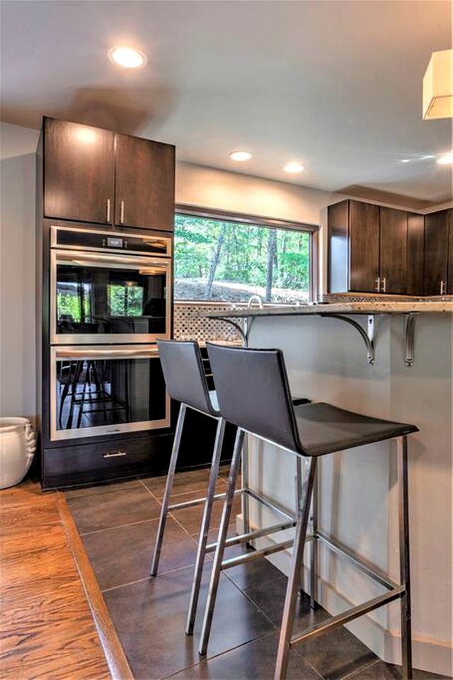 Lakefront Luxury: Private Water Front Vacation Rental with Views Near Hot Springs, AR