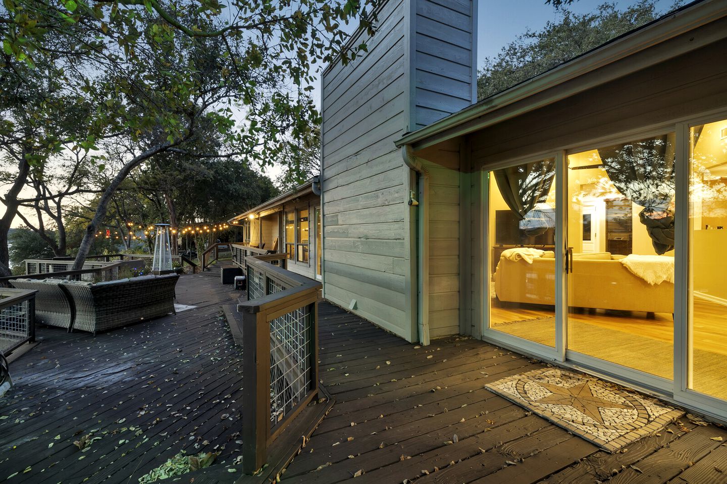 Fascinating Lakefront Vacation Rental with Fireplace in Austin, Texas