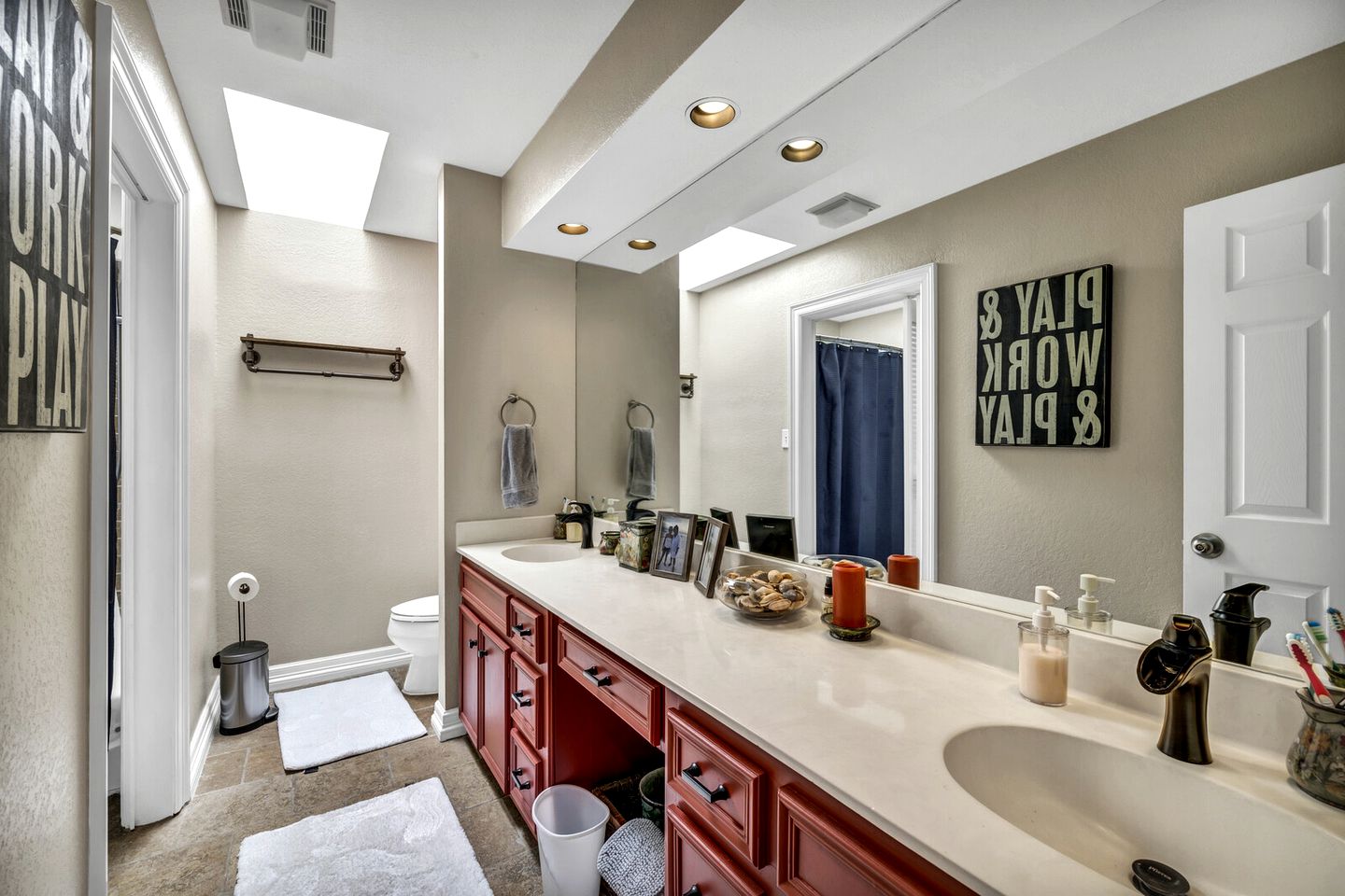 Fascinating Lakefront Vacation Rental with Fireplace in Austin, Texas