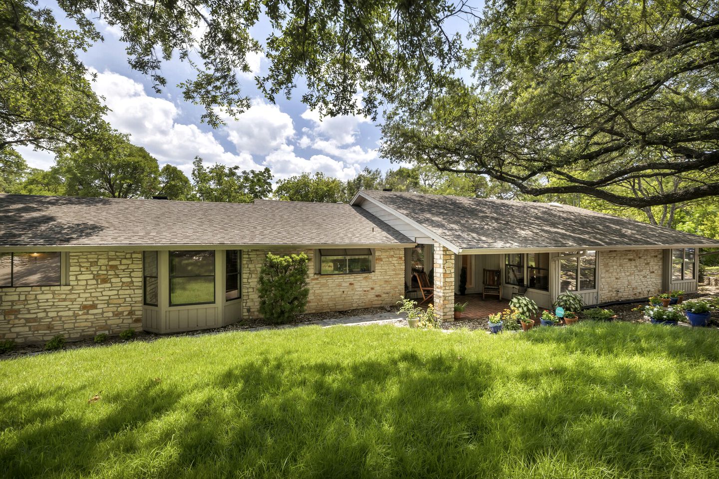 Fascinating Lakefront Vacation Rental with Fireplace in Austin, Texas