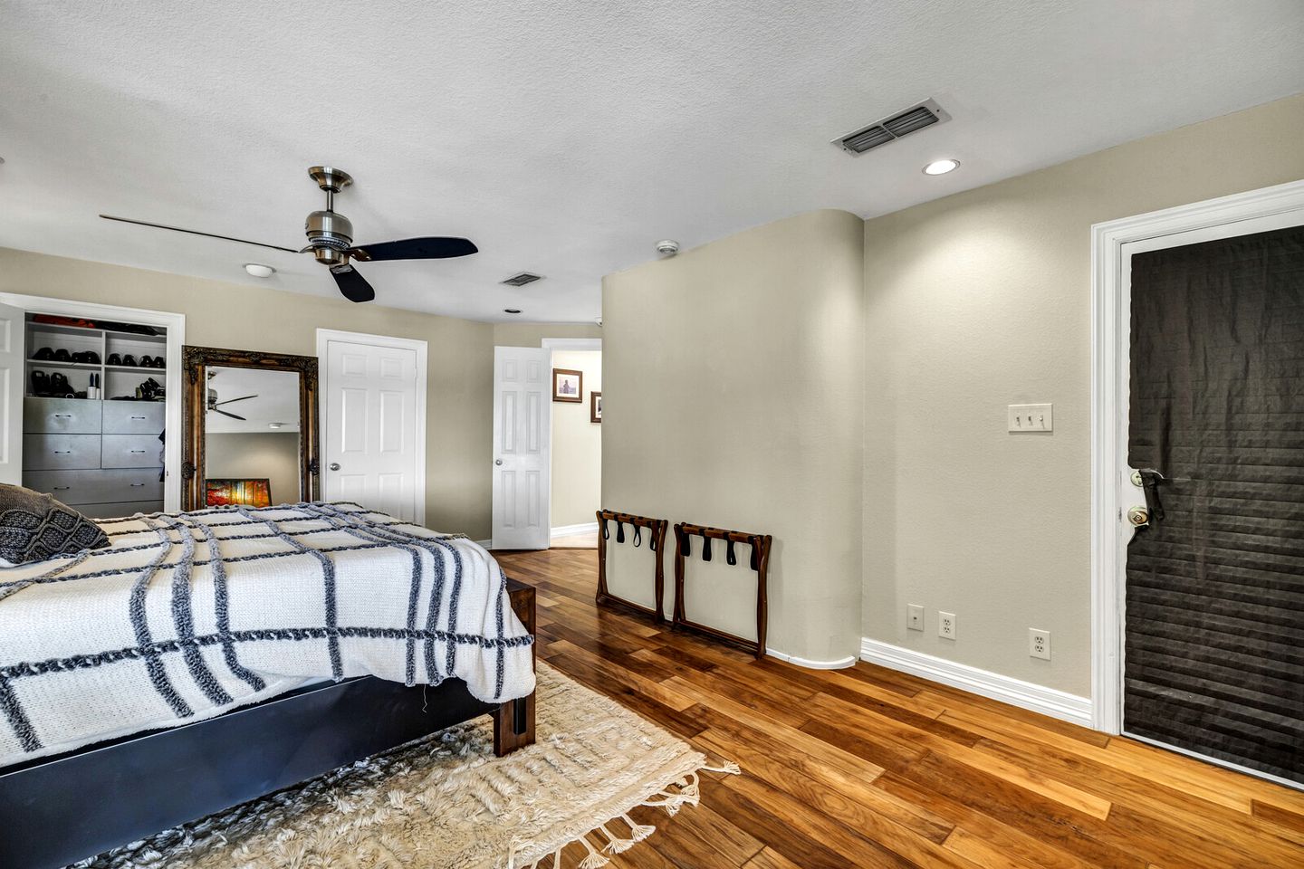 Fascinating Lakefront Vacation Rental with Fireplace in Austin, Texas