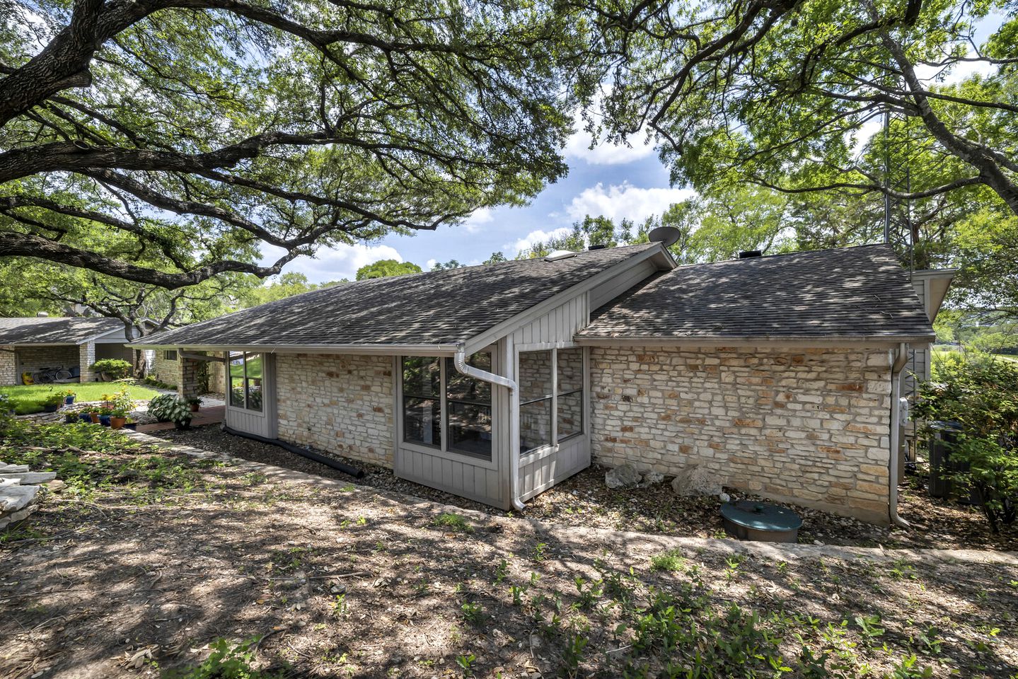 Fascinating Lakefront Vacation Rental with Fireplace in Austin, Texas