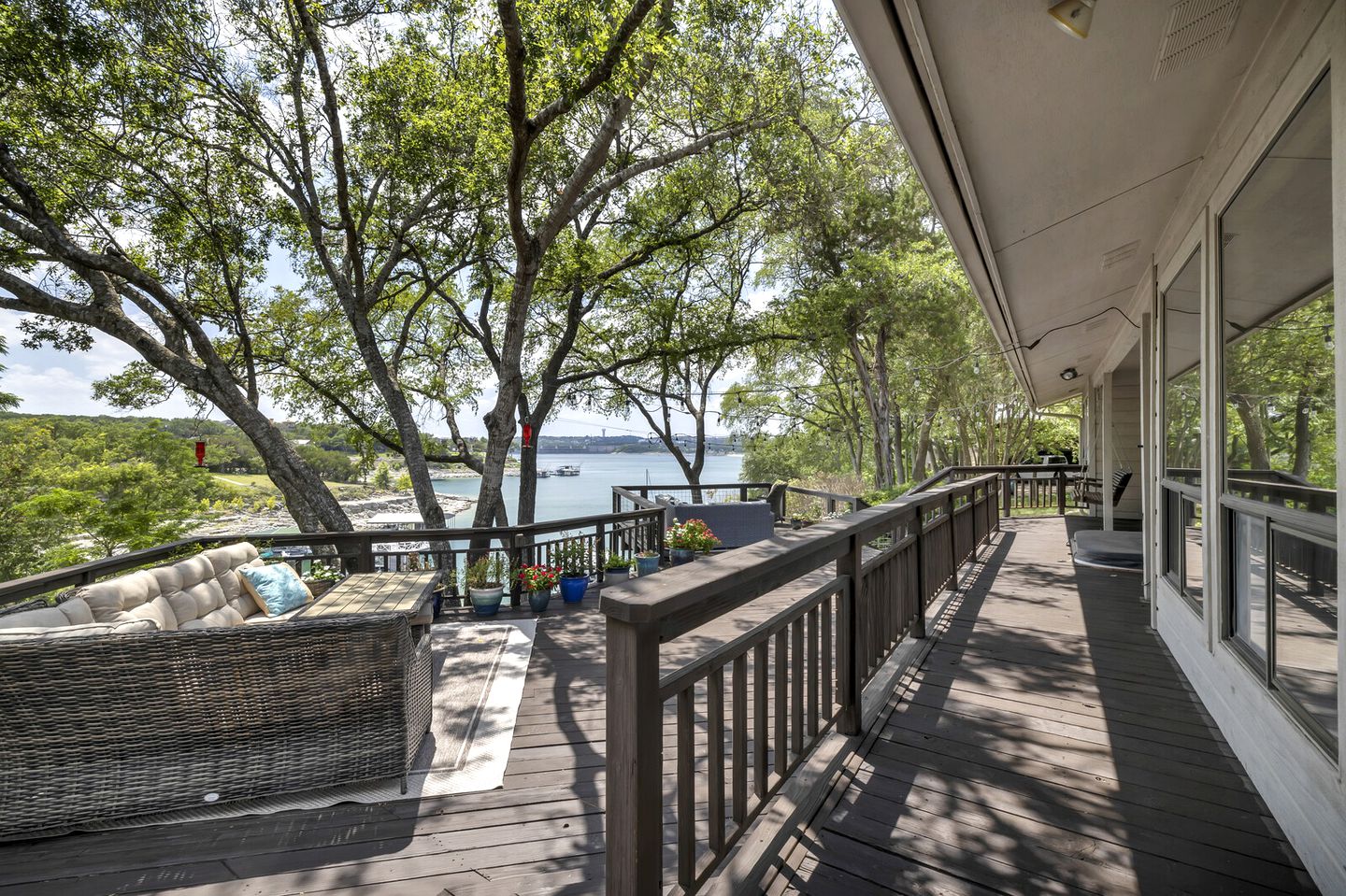 Fascinating Lakefront Vacation Rental with Fireplace in Austin, Texas