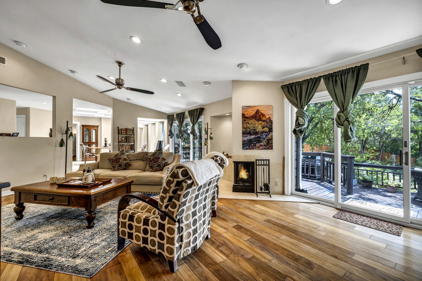 Fascinating Lakefront Vacation Rental with Fireplace in Austin, Texas