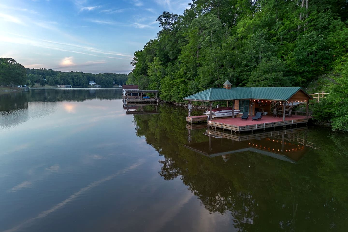 Glorious Wooden Cabin with Stunning Lake Views in Rougemont, North Carolina