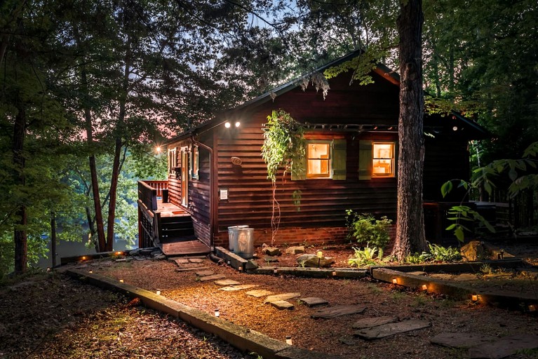 Glorious Wooden Cabin with Stunning Lake Views in Rougemont, North Carolina