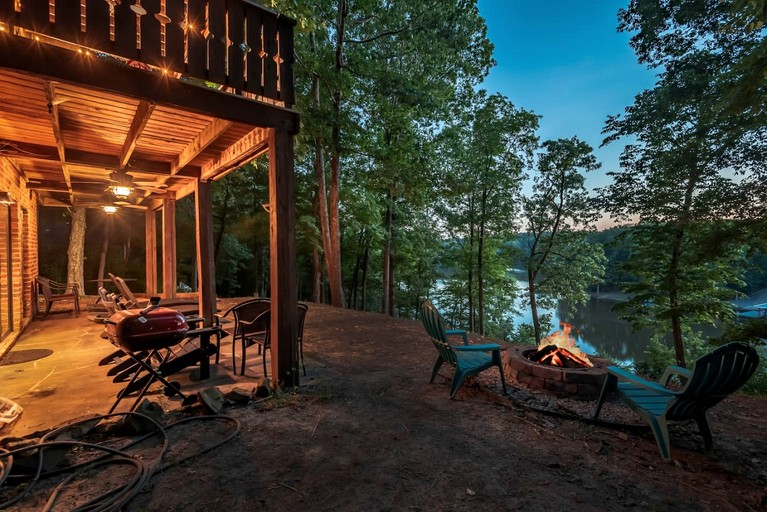 Cabins (United States of America, Rougemont, North Carolina)