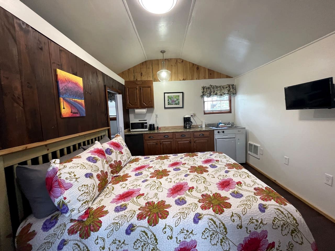 Lakefront Secluded Cottage in Northwood, New Hampshire