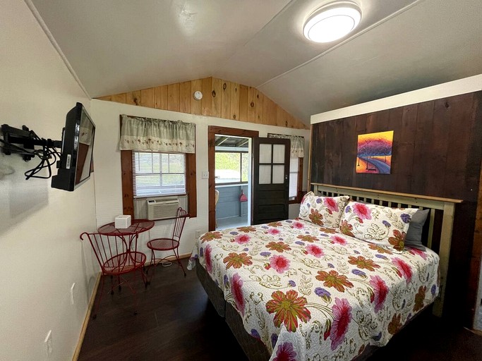 Cottages (United States of America, Northwood, New Hampshire)