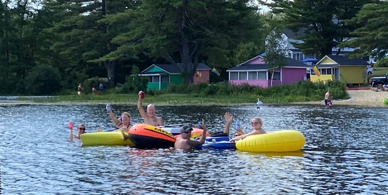 Cottages (United States of America, Northwood, New Hampshire)