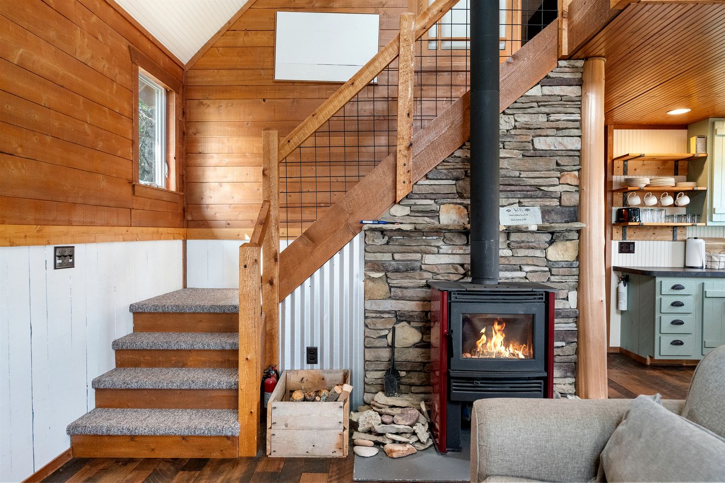 Lakefront Secluded Cabin with Fireplace in Cedarville, Michigan