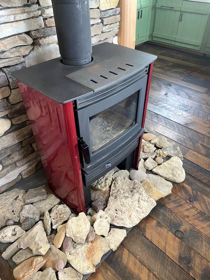Lakefront Secluded Cabin with Fireplace in Cedarville, Michigan