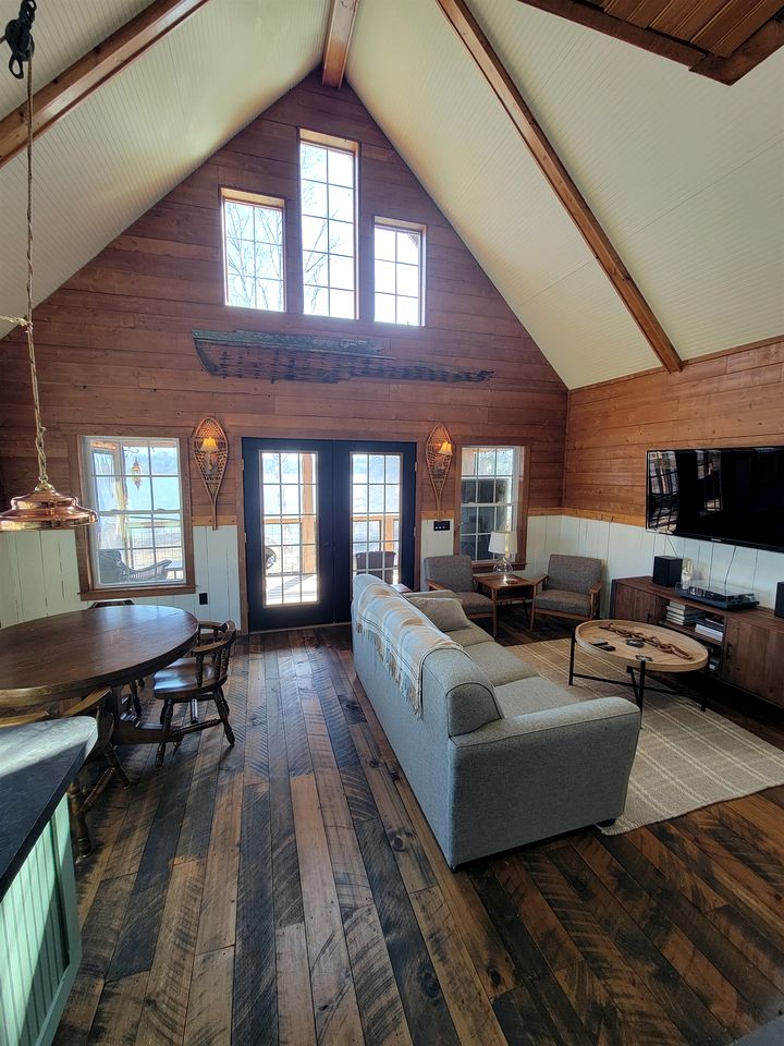 Lakefront Secluded Cabin with Fireplace in Cedarville, Michigan