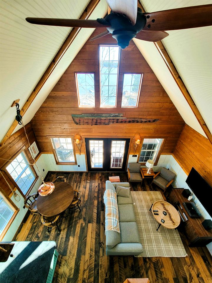 Lakefront Secluded Cabin with Fireplace in Cedarville, Michigan