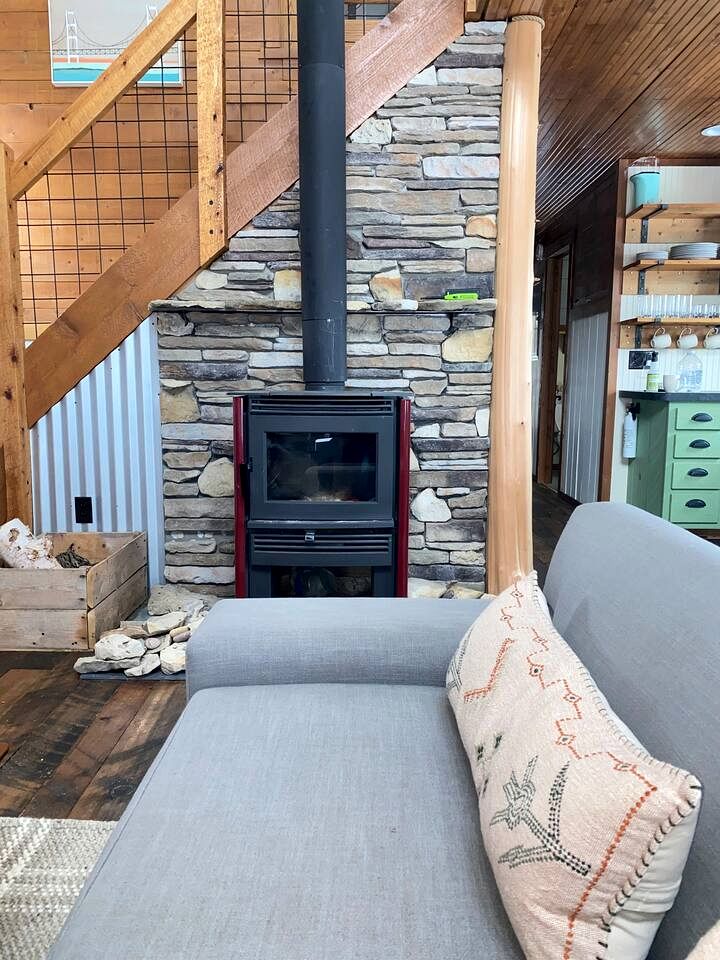Lakefront Secluded Cabin with Fireplace in Cedarville, Michigan
