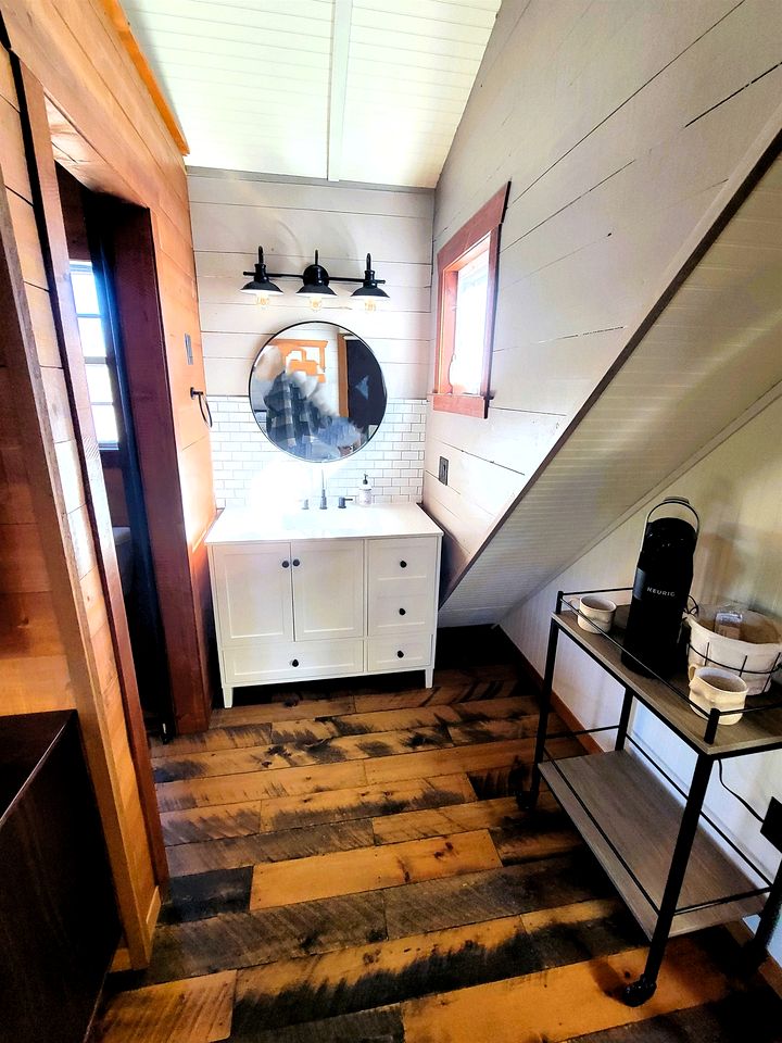 Lakefront Secluded Cabin with Fireplace in Cedarville, Michigan