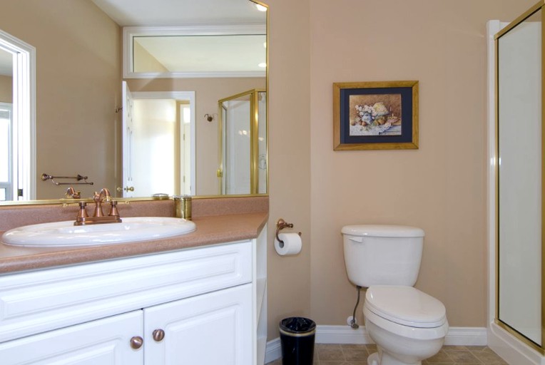 Nature Lodges (Kelowna, British Columbia, Canada)