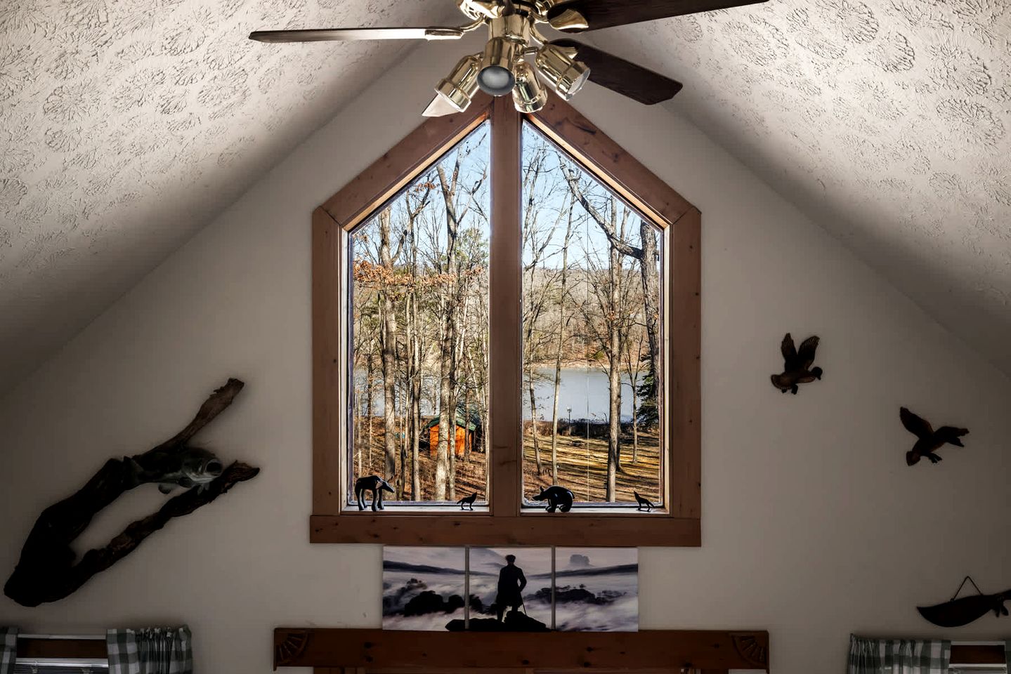 Lustrous Lakefront Cabin Oasis near Lake Ferndale in West Virginia