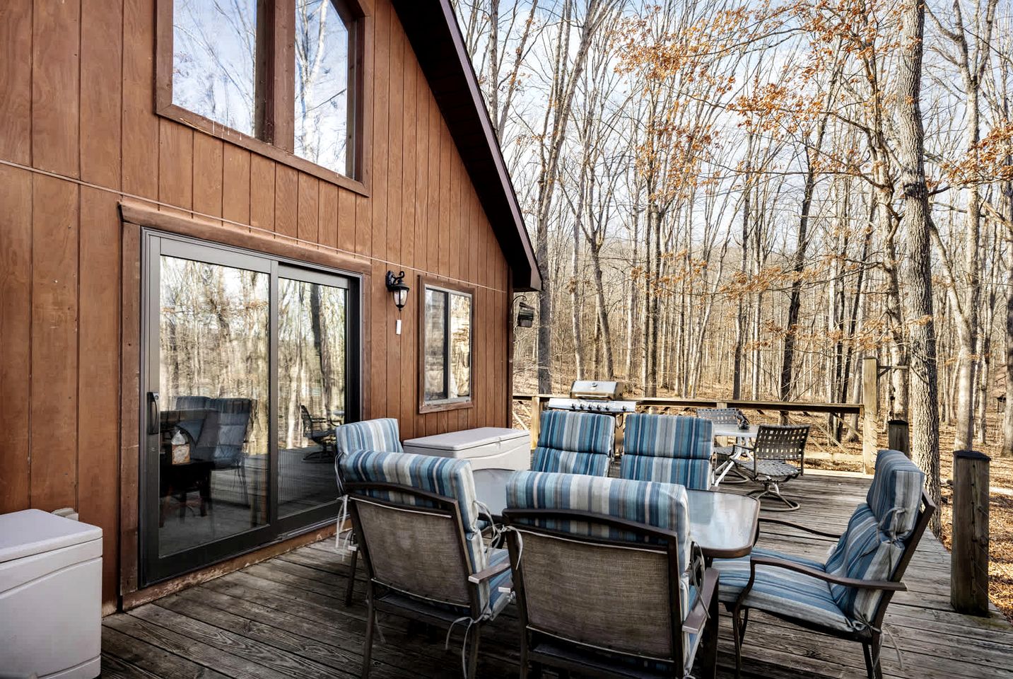 Lustrous Lakefront Cabin Oasis near Lake Ferndale in West Virginia