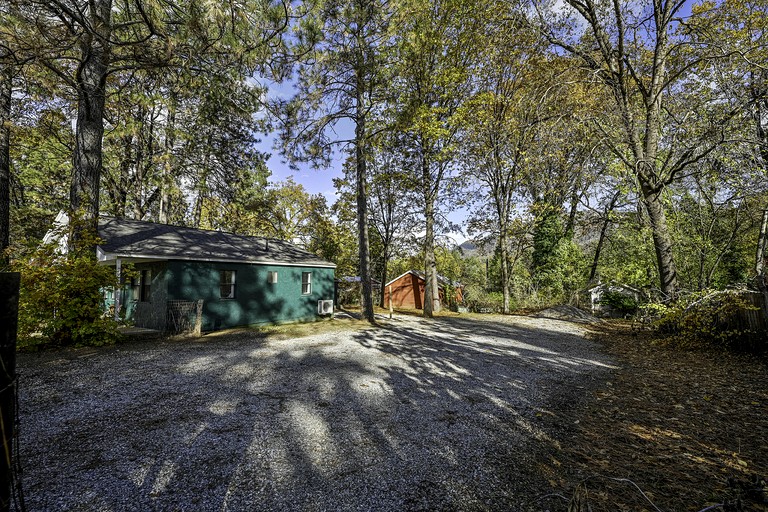 Cabins (United States of America, Lakehead, California)