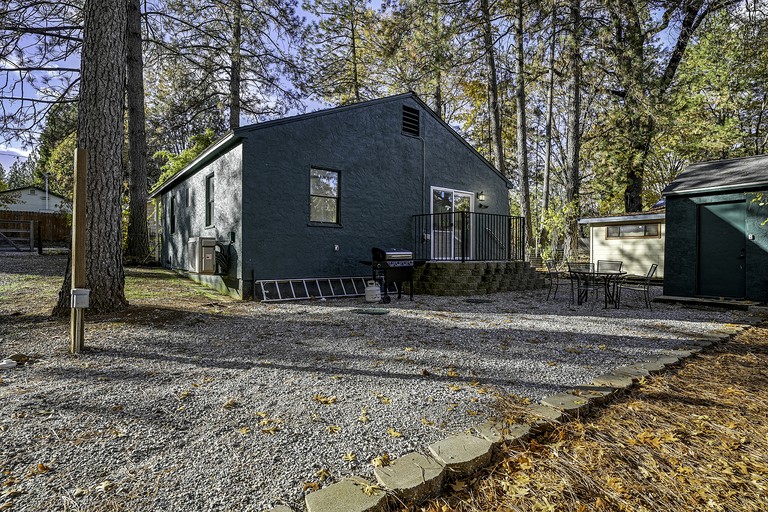 Cabins (United States of America, Lakehead, California)
