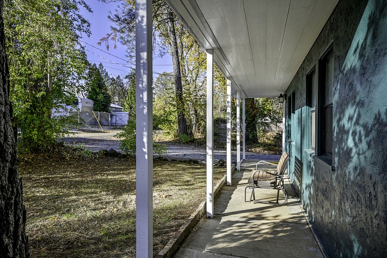 Cabins (United States of America, Lakehead, California)