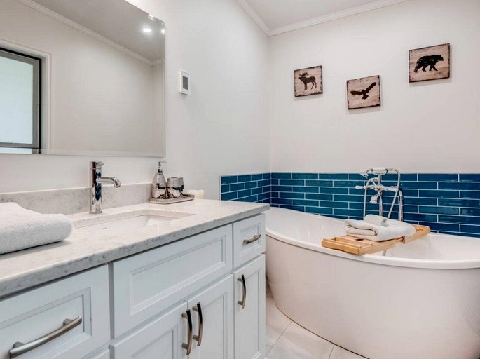 Vacation Rentals (Canada, --, --)