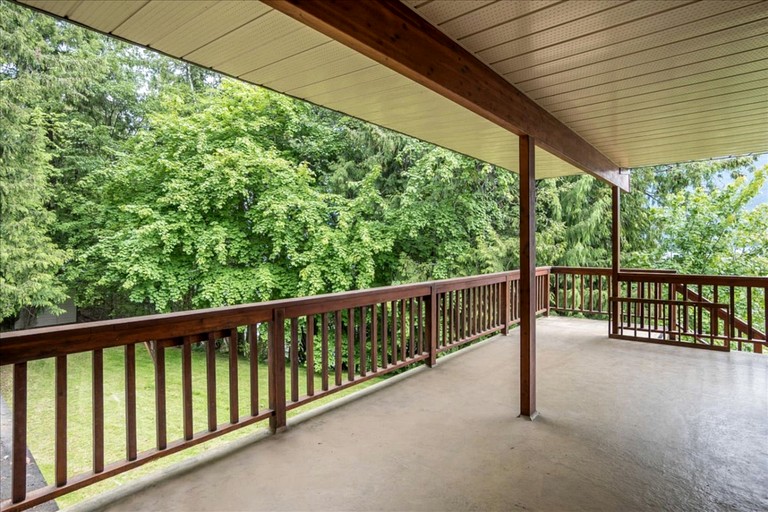 Vacation Rentals (Canada, --, --)