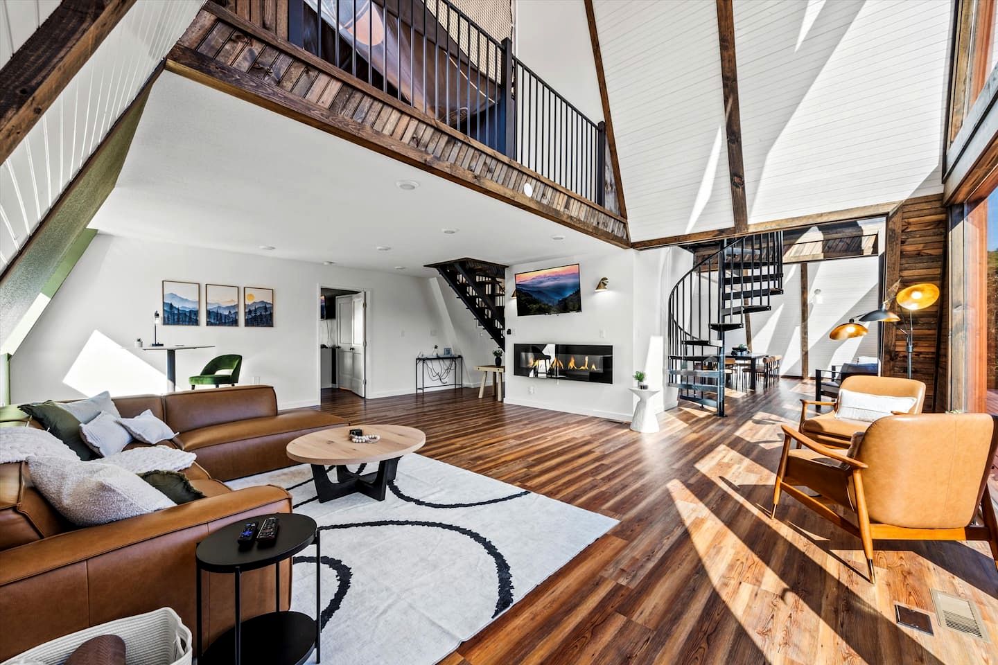 Lakeside Bliss – Spacious 4BR A-Frame Retreat in Sevierville, TN
