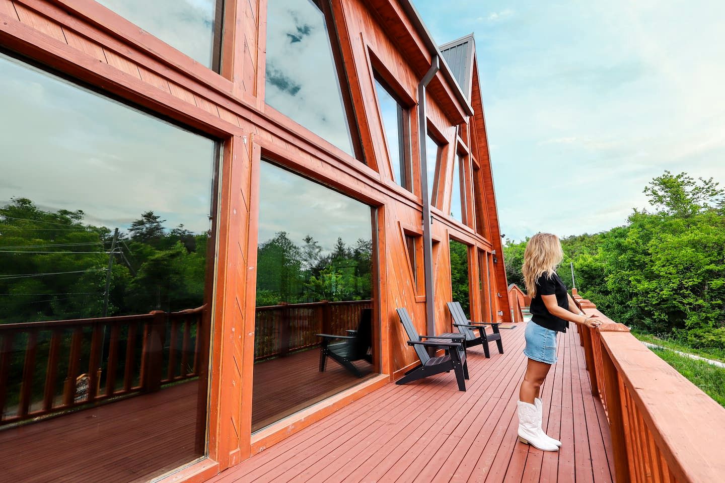 Lakeside Bliss – Spacious 4BR A-Frame Retreat in Sevierville, TN