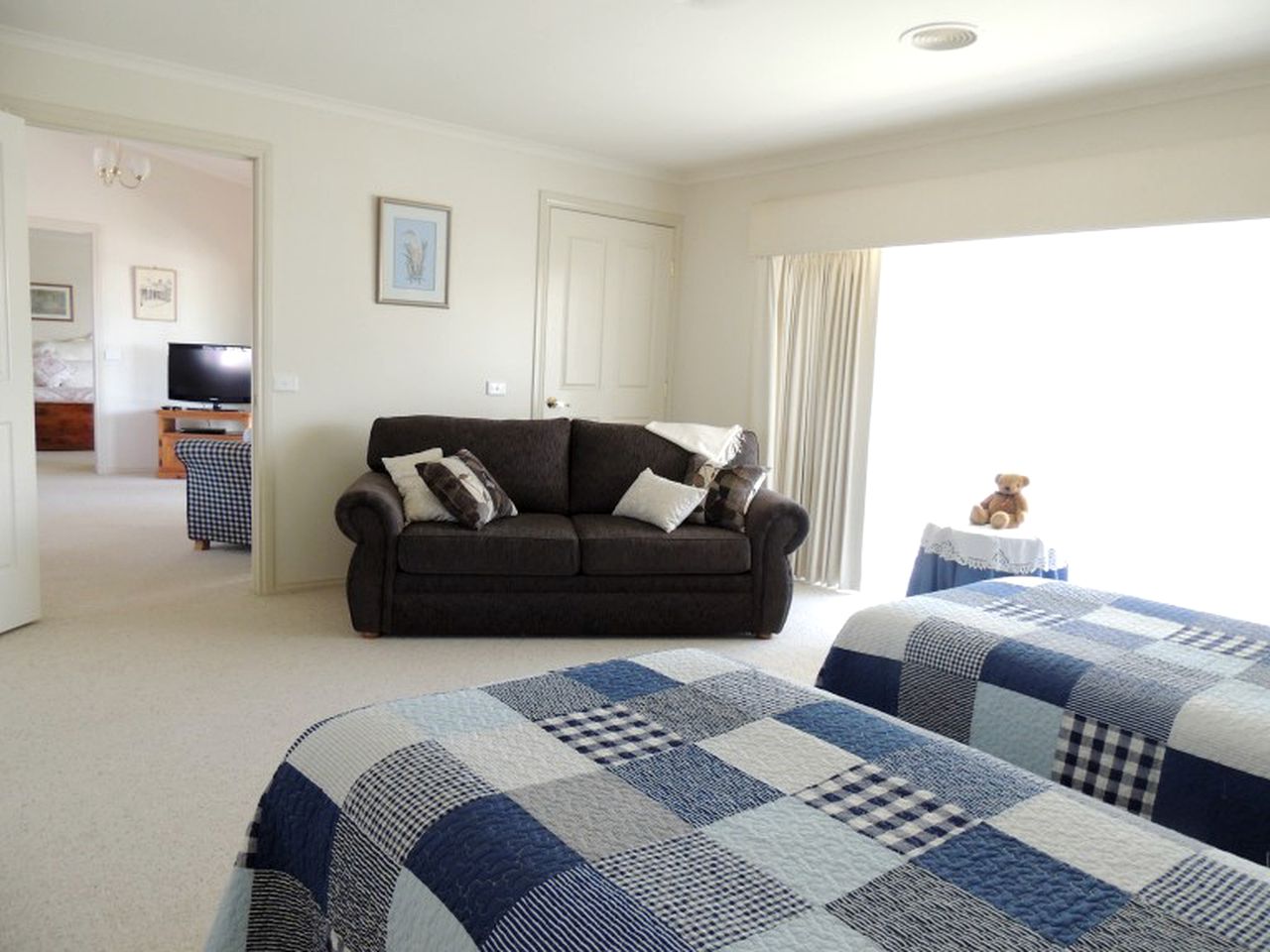 Lakeside Bliss, Cottages 27140, Lake Boga, Australia Glamping Hub