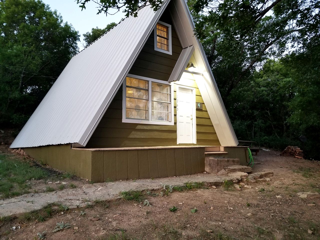 Cozy Lakeside Cabin with Private Dock & Resort Access Near Lake Cisco, Cisco, TX