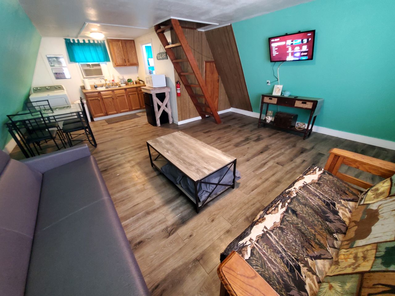 Cozy Lakeside Cabin with Private Dock & Resort Access Near Lake Cisco, Cisco, TX