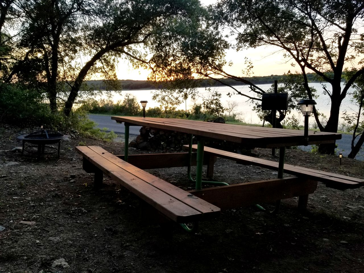 Cozy Lakeside Cabin with Private Dock & Resort Access Near Lake Cisco, Cisco, TX