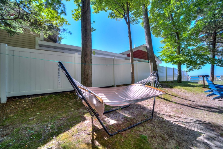 Cabins (United States of America, Muskegon, Michigan)