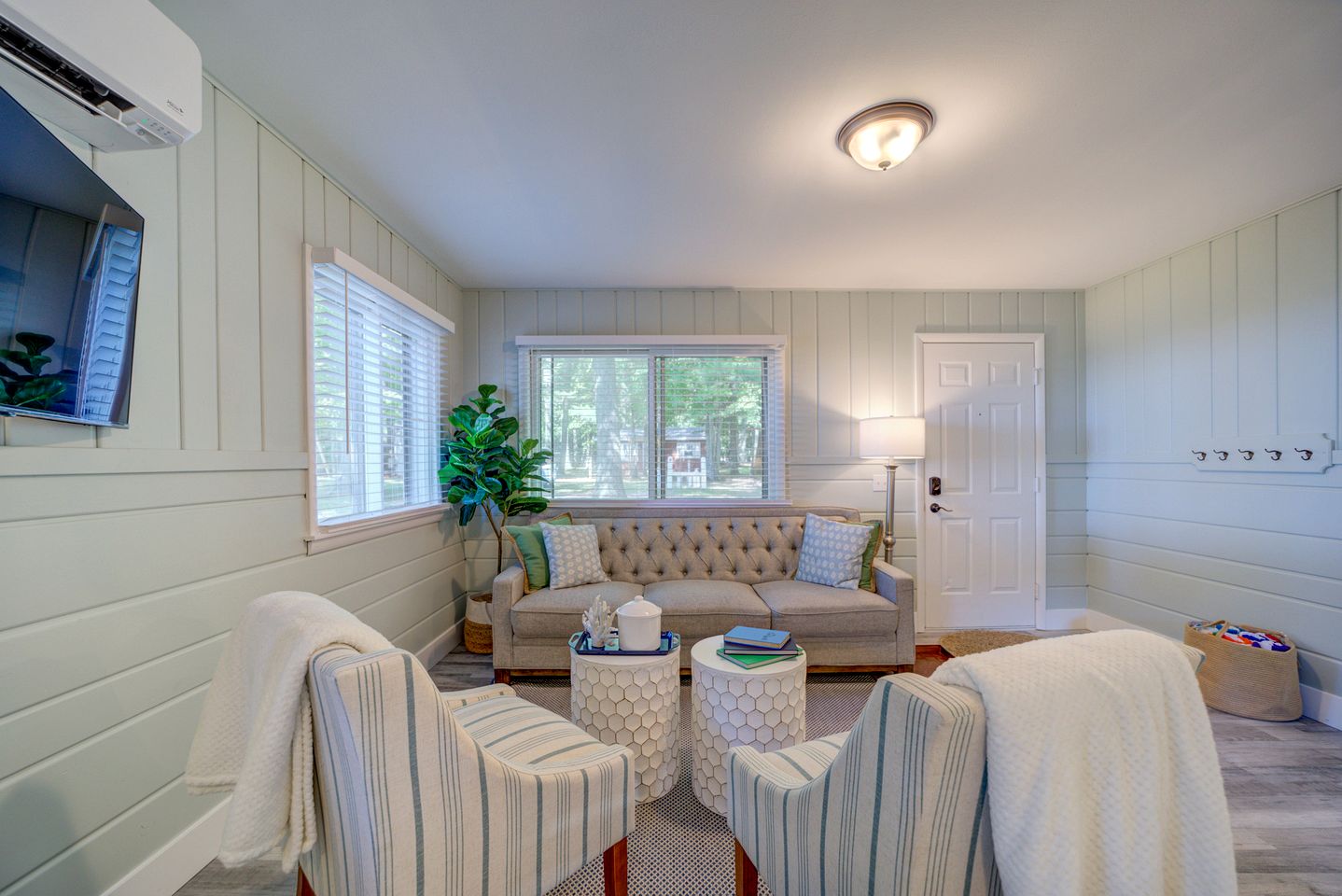 Lakeside Cabin Rental with Beach Access and Fire-Pit for Relaxing Getaways to Lake Michigan