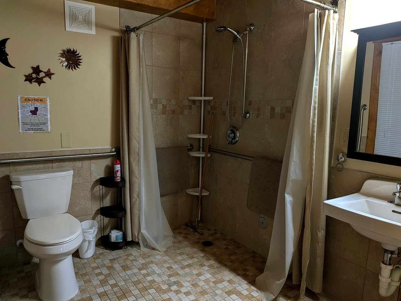 Incredible Lakeside Cabin Rental Situated near Walker Bay in Minnesota