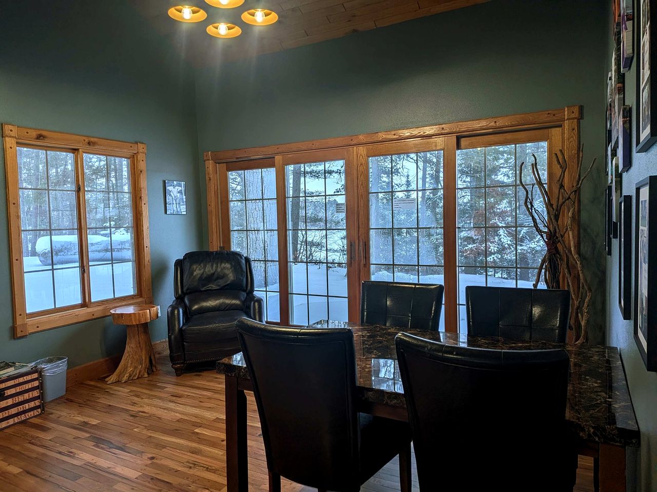 Incredible Lakeside Cabin Rental Situated near Walker Bay in Minnesota