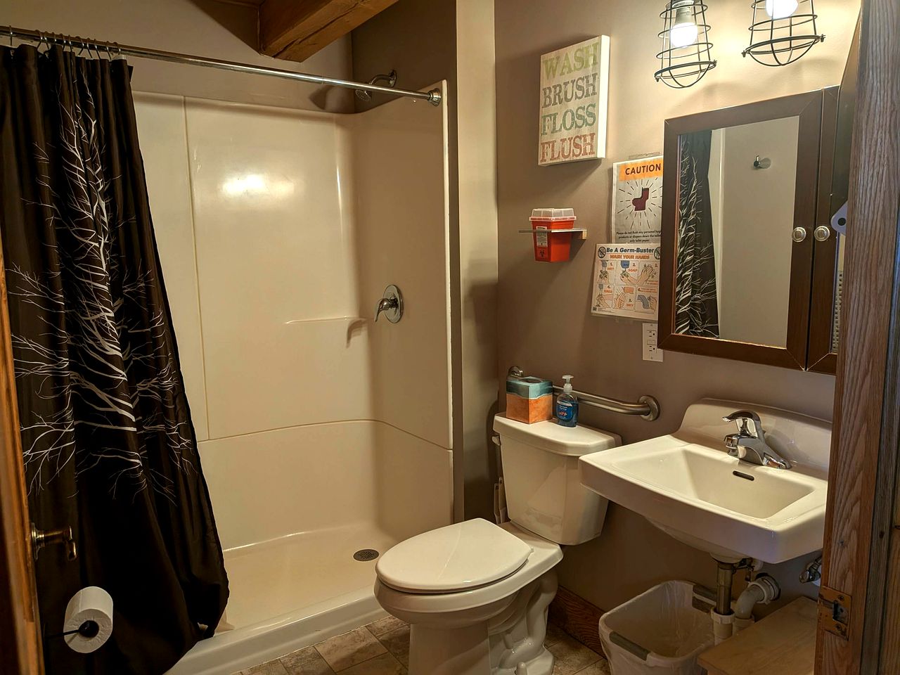 Incredible Lakeside Cabin Rental Situated near Walker Bay in Minnesota