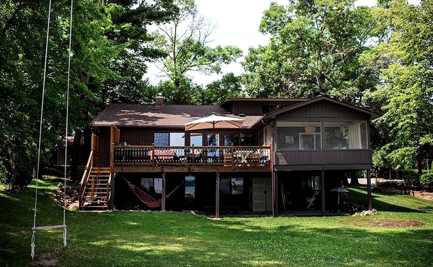 Lakeside Cabin with Eight-Person Sauna in Amery, Wisconsin