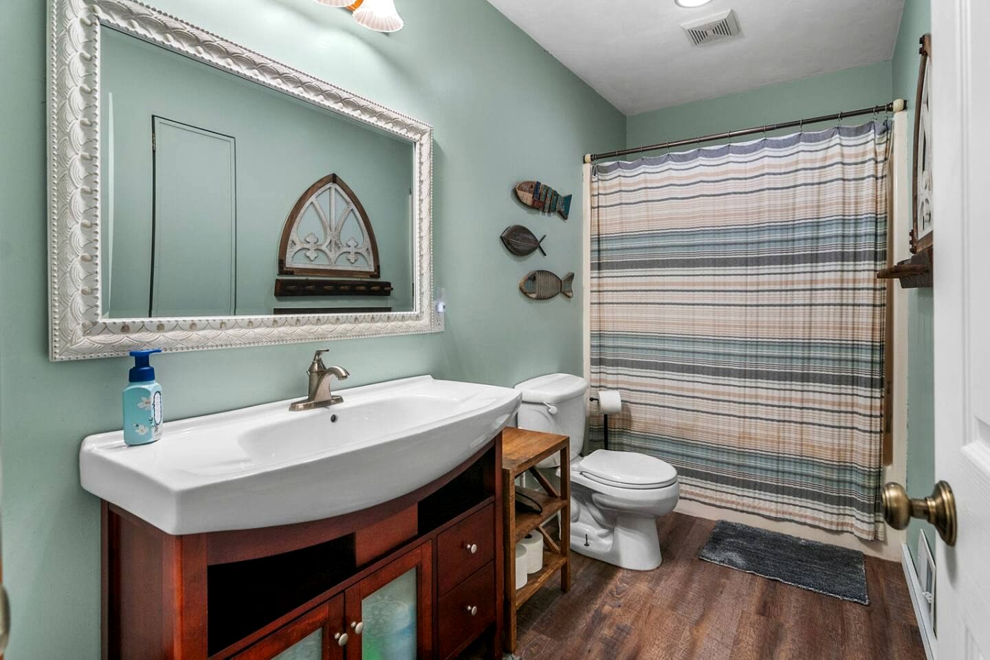 Pet Friendly Lakefront Cottage with Hot-tub in Johannesburg, Michigan
