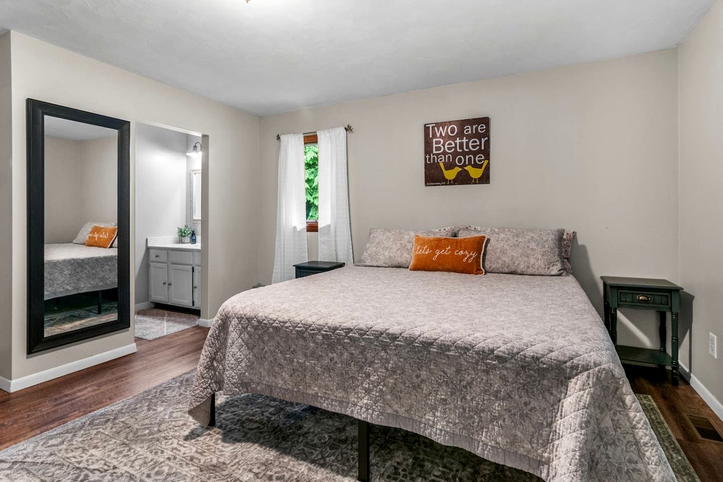 Pet Friendly Lakefront Cottage with Hot-tub in Johannesburg, Michigan