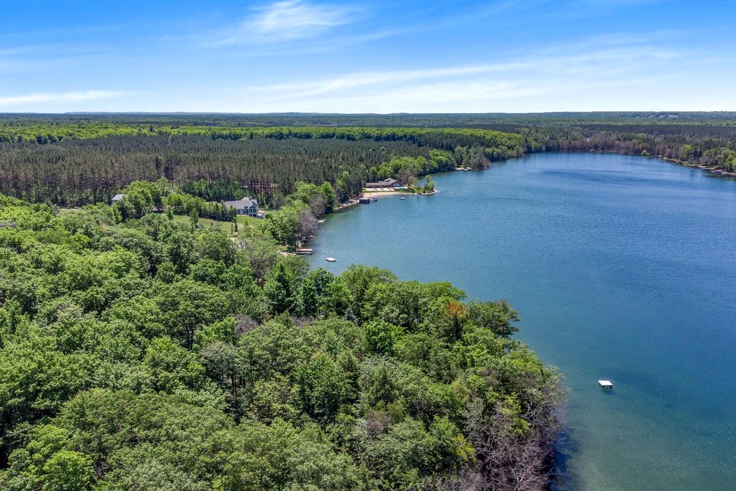 Pet Friendly Lakefront Cottage with Hot-tub in Johannesburg, Michigan