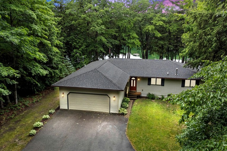 Cottages (United States of America, Johannesburg, Michigan)